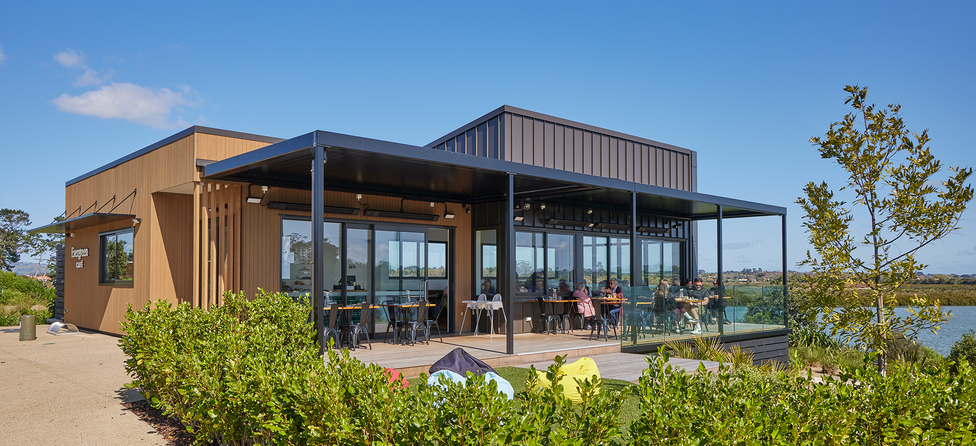 Evergreen Café, Karaka